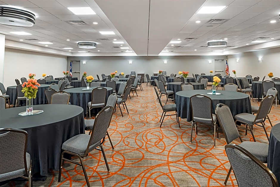 Best Western Plus Miamisburg-Dayton Suites, Banquets & Hotel