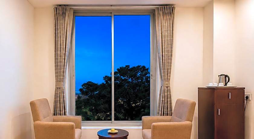 Royal Palm - Hotel Near Udaipur Railway Station
