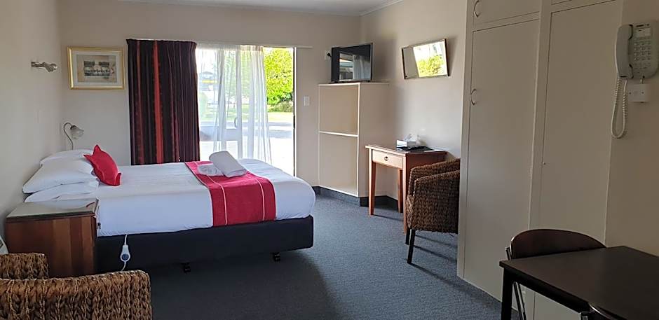 Commodore Motor Lodge