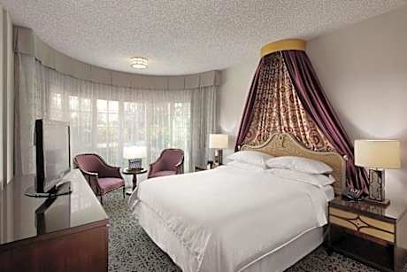 Premium One Bedroom Turret Suite