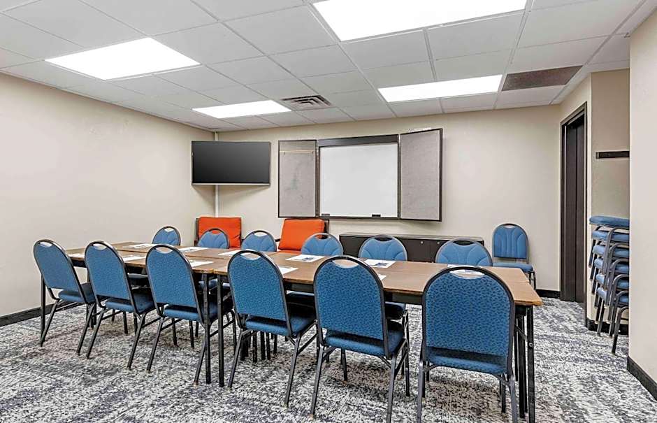 Extended Stay America Suites - Buffalo - Airport