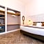 Trevi Contemporary Suite
