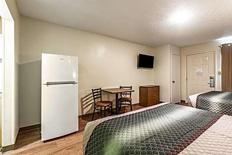 Studio Queen Room Disability Access Non-Smoking