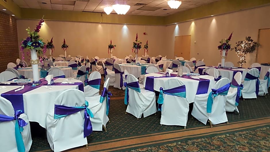 Days Inn & Conf Center by Wyndham Southern Pines Pinehurst