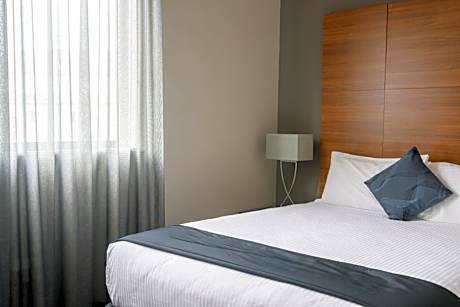 Executive Queen Room