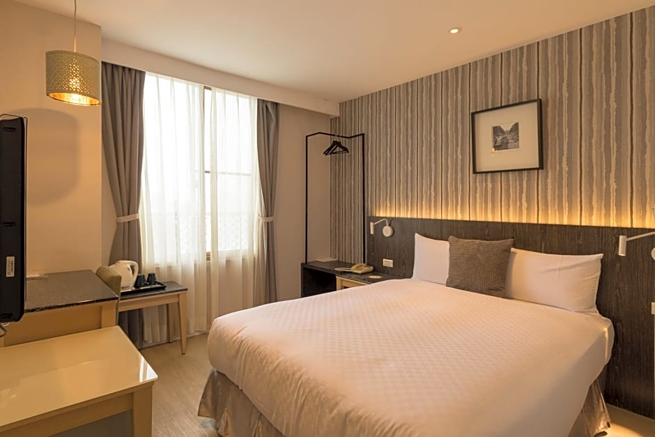 Just Enjoy Business Hotel