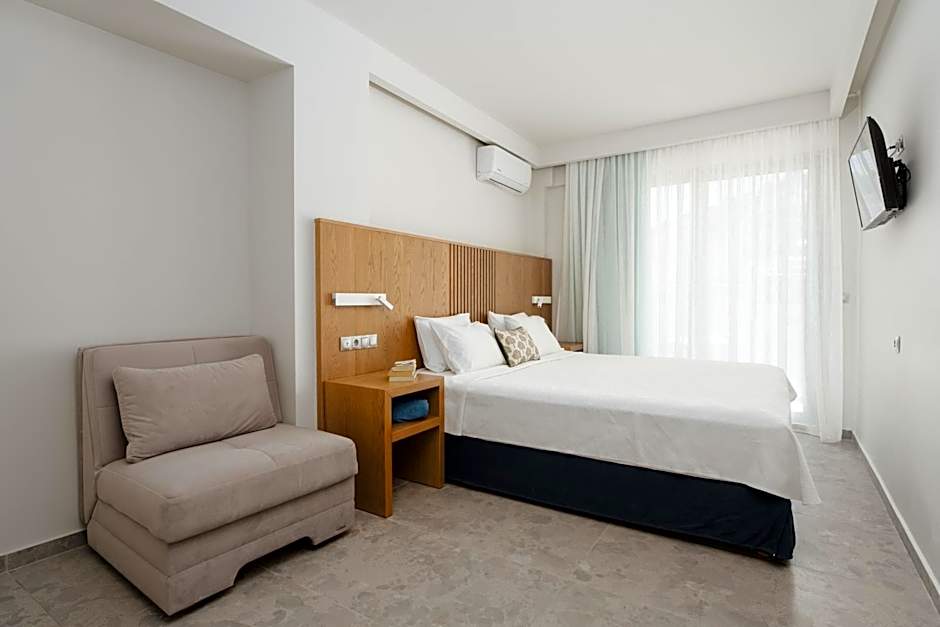 Photo 1 of 6 of Triple Room