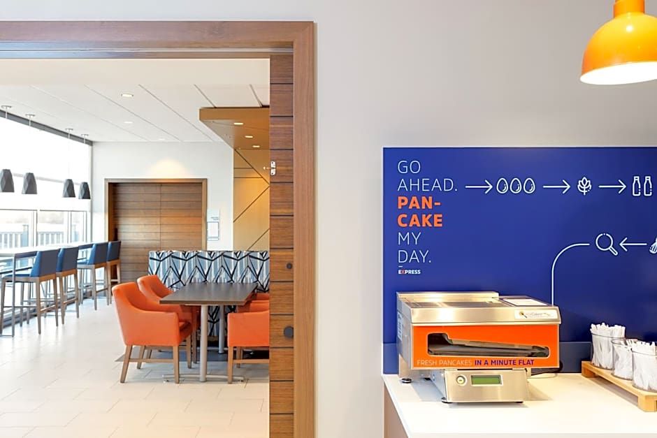 Holiday Inn Express Hotel & Suites Cleveland-Streetsboro by IHG