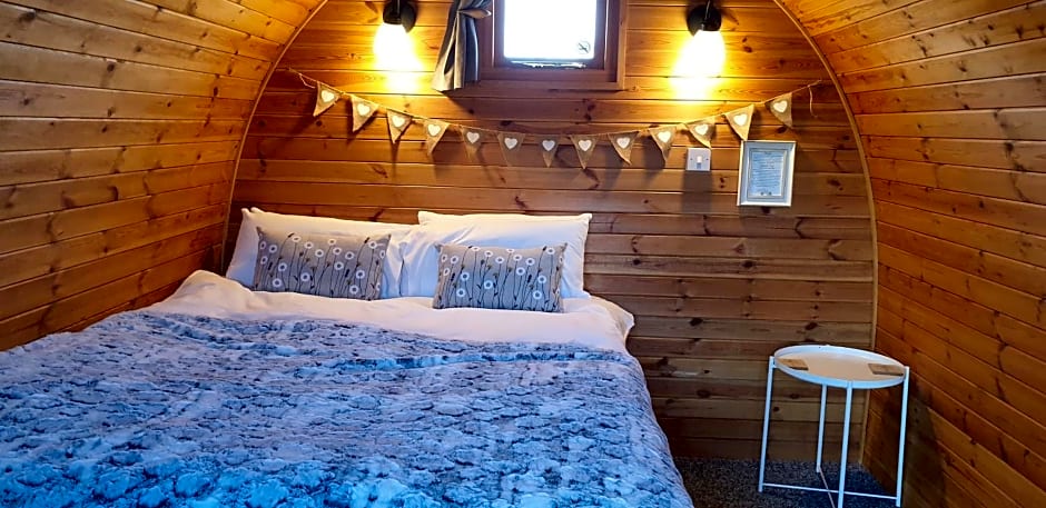 The Little Hide - Grown Up Glamping