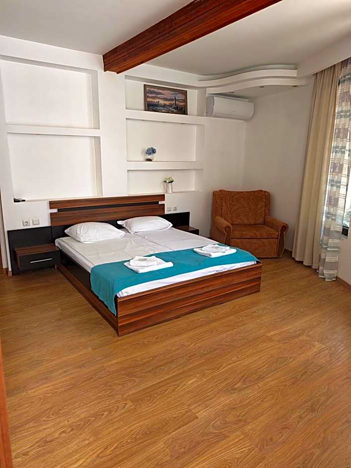 Family Hotel ADIA BLUE