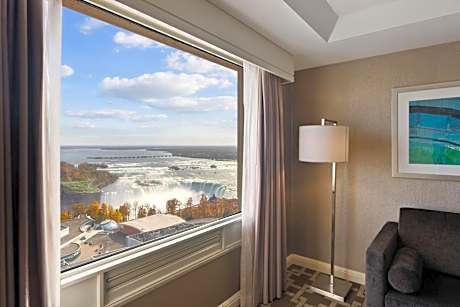 King Studio Suite with Spa Bath and Canadian/US Falls View