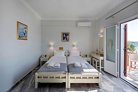 Twin Room with Sea View - Ground Floor