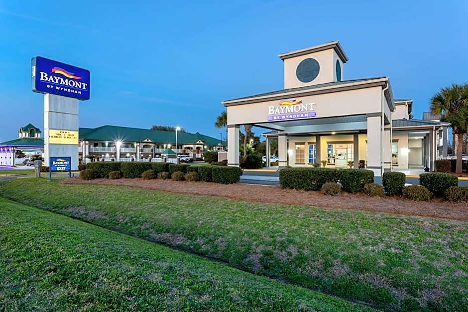 Photo 1 of 33 of Baymont by Wyndham Marianna