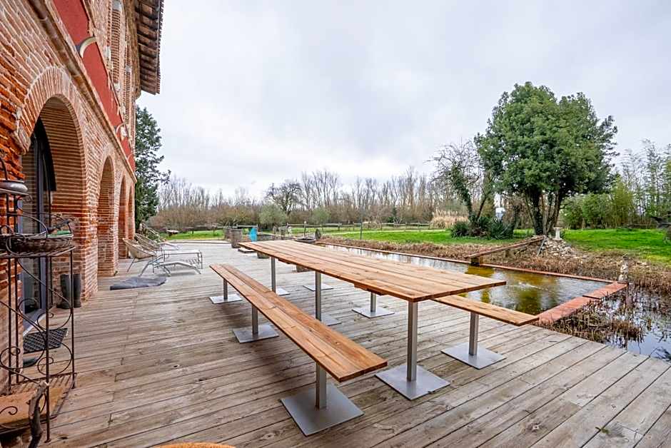 Château Fourclins Domaine privatif 16 personnes Parc & Bassin naturel Proche Toulouse
