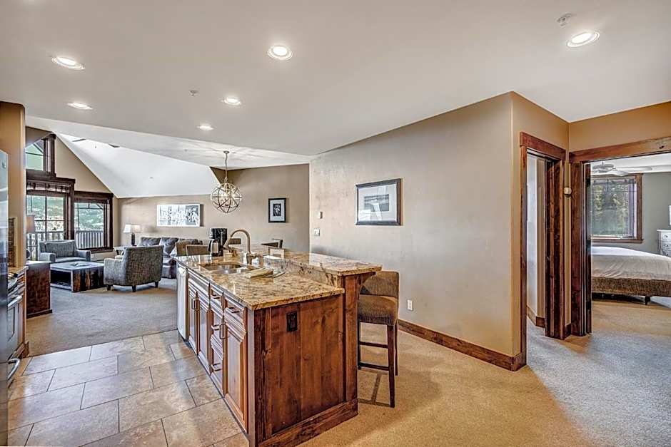 Crystal Peak Lodge By Vail Resorts