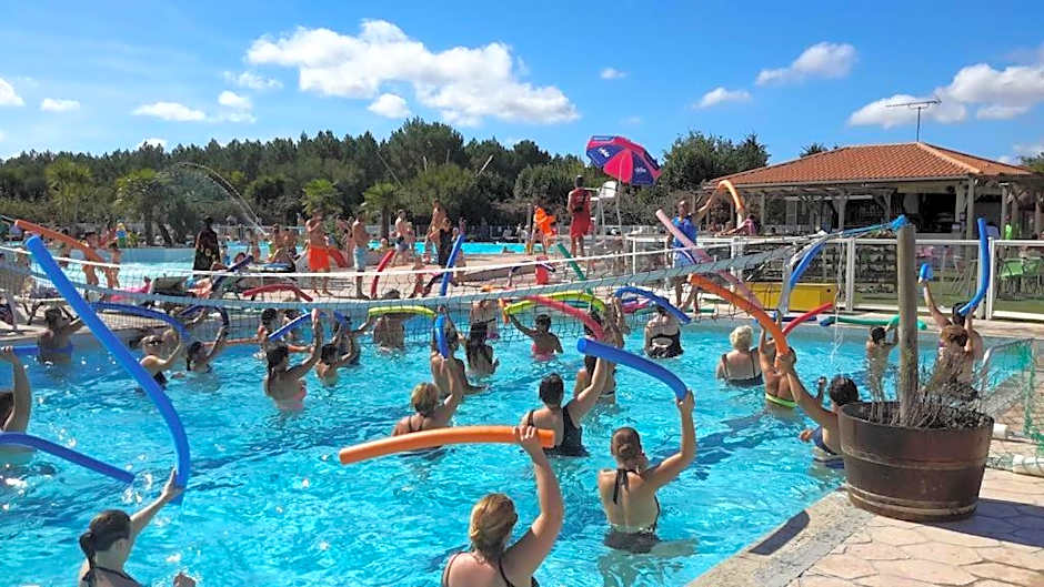 Mobil-home 4chambres-10 couchages - Parking gratuit - 2 accès piscines inclus dès 3 nuitées