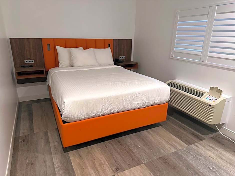 Hotel Rudra - Hollywood