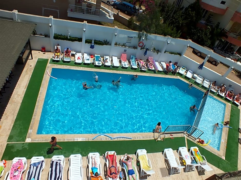 Tuntas Suites Altinkum