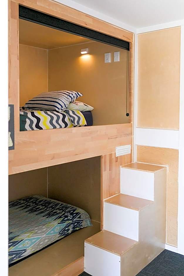 Finlay Jack's Backpackers