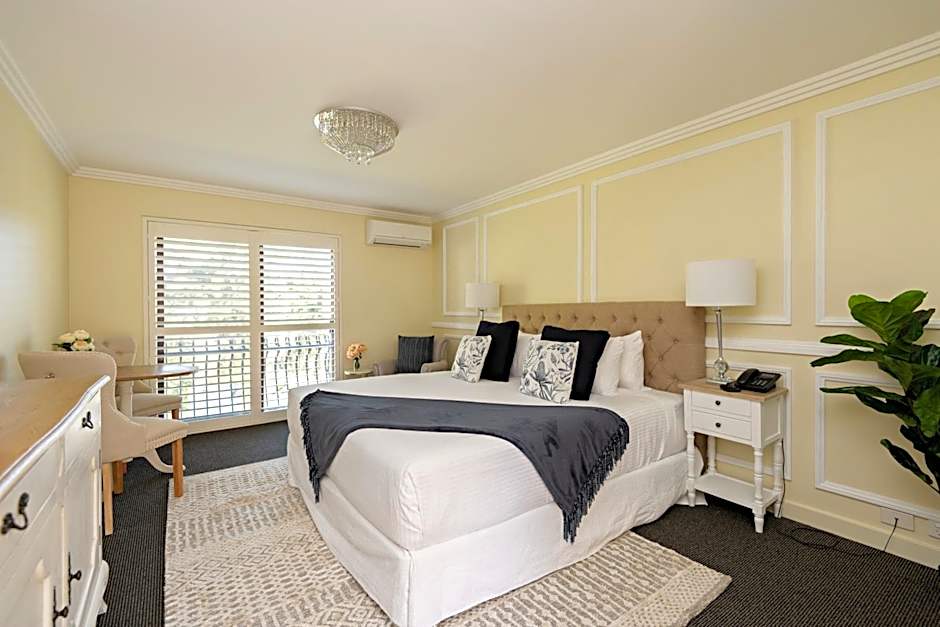 Photo 1 of 7 of 1 King Bed