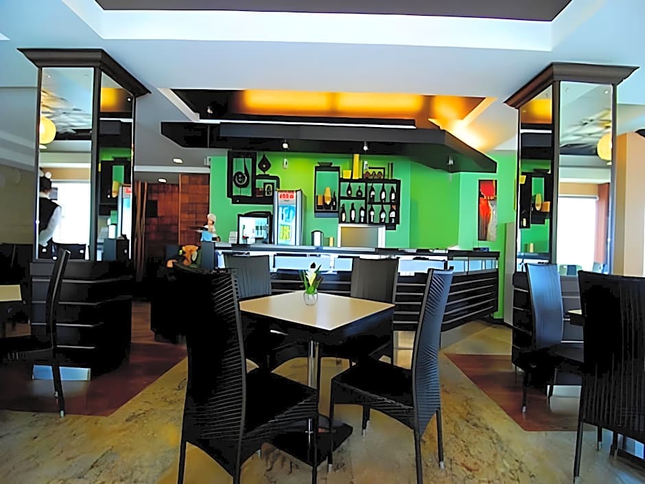 Mo2 Westown Hotel Mandalagan