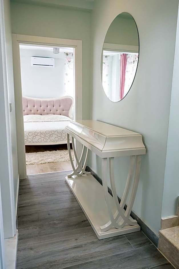 Amore Hotel Teki̇rova