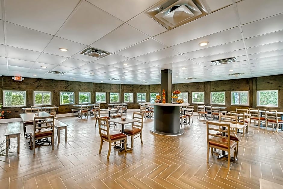 Orangewood Inn and Suites Midtown