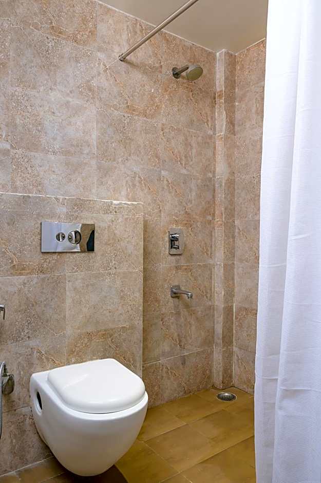 The Grand Neelam Hotel