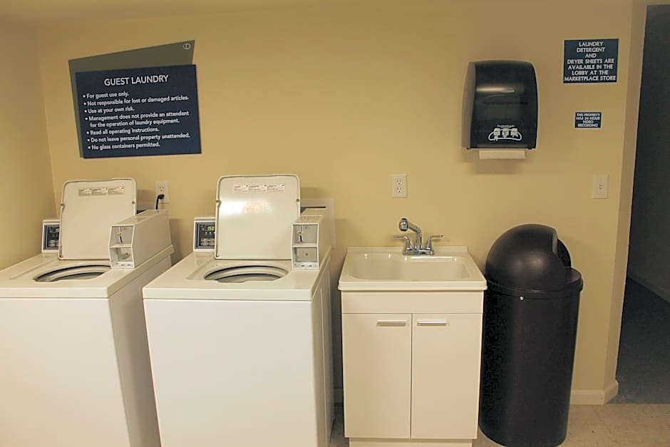 Boarders Inn & Suites by Cobblestone Hotels - Syracuse