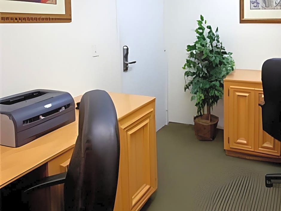 Holiday Inn Express Hotel & Suites Columbus By IHG