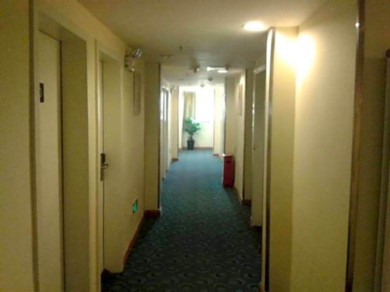 7 Days Inn Urumqi Xiaoxigou Branch