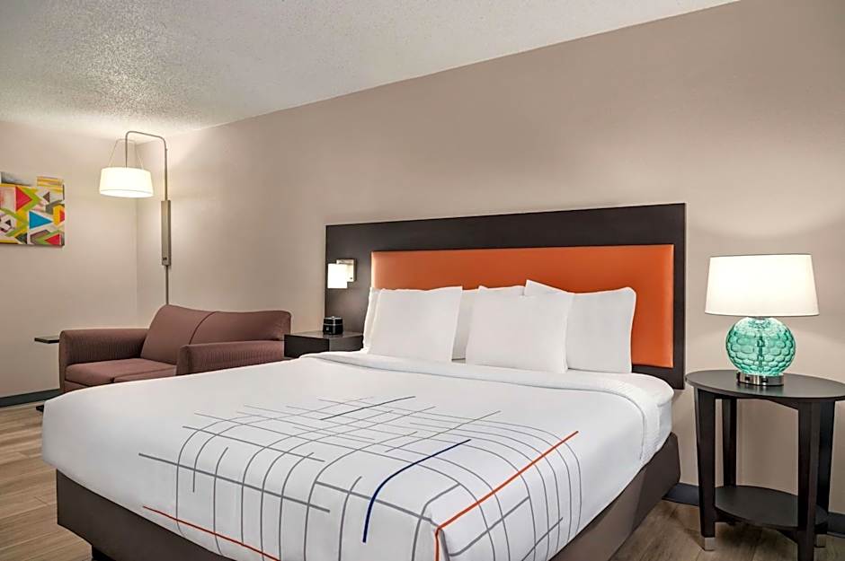 La Quinta Inn & Suites by Wyndham Columbus Airport Reynoldsburg