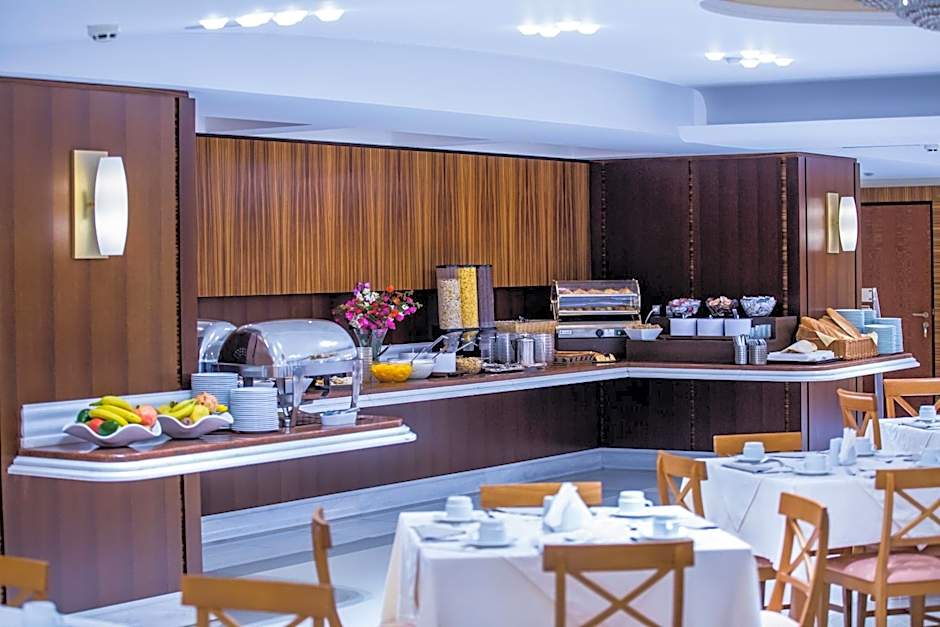 Crithoni's Paradise Hotel