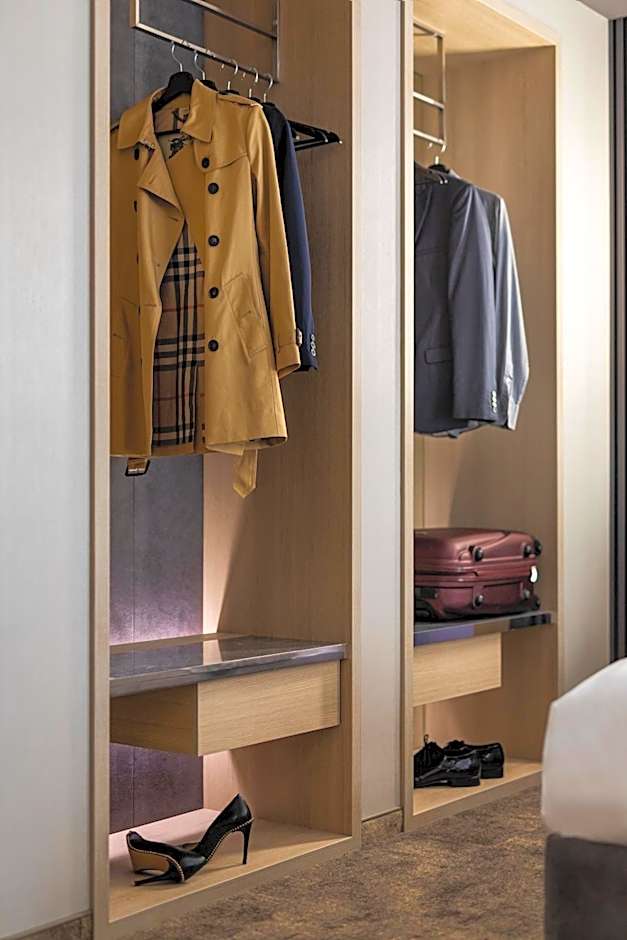 -- ESTE PARK HOTEL -- part of Urban Chic Luxury Design Hotels - Parking & Compliments - next to Shopping & Dining Mall Plovdiv