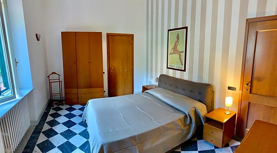 ROOM IN VILLA -Livorno - Montenero