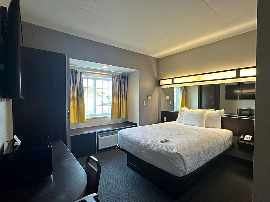 Microtel Inn & Suites by Wyndham Quincy Downtown/River Area