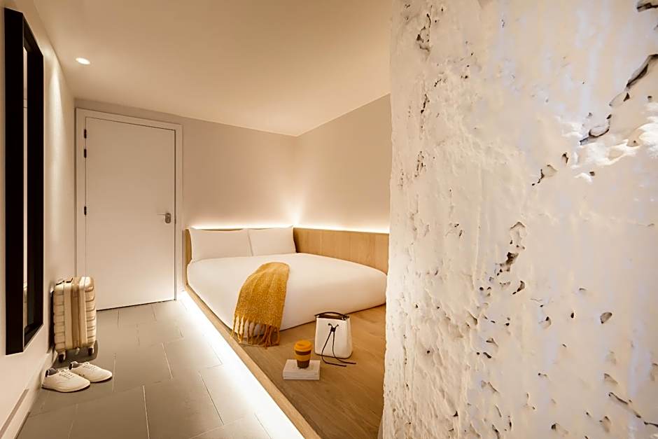 Zedwell Underground Tottenham Court Rd