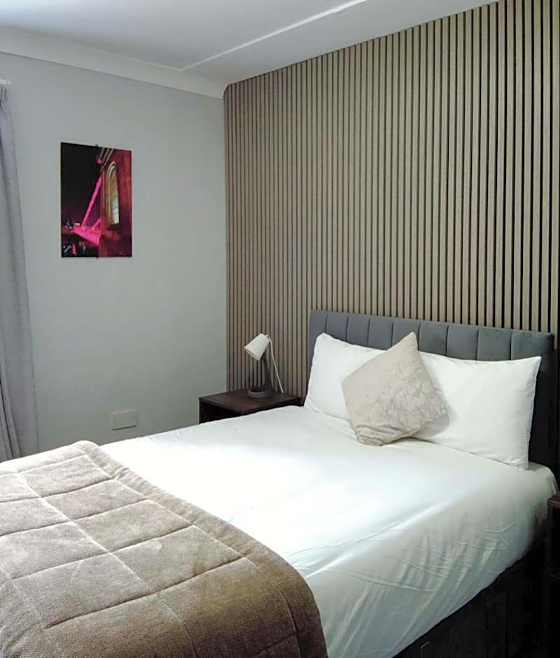 Kings Park Hotel