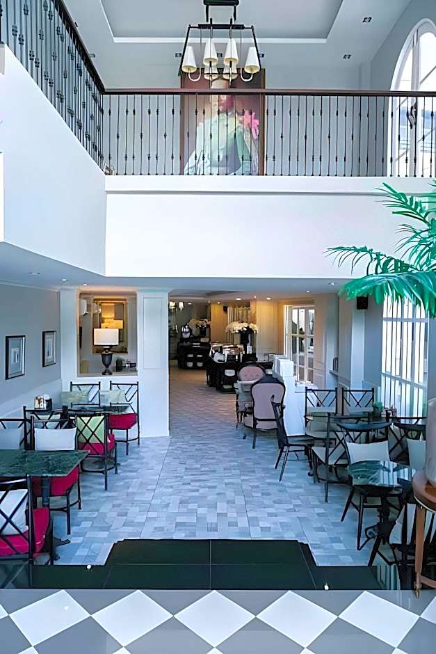 Club Tree Hotel