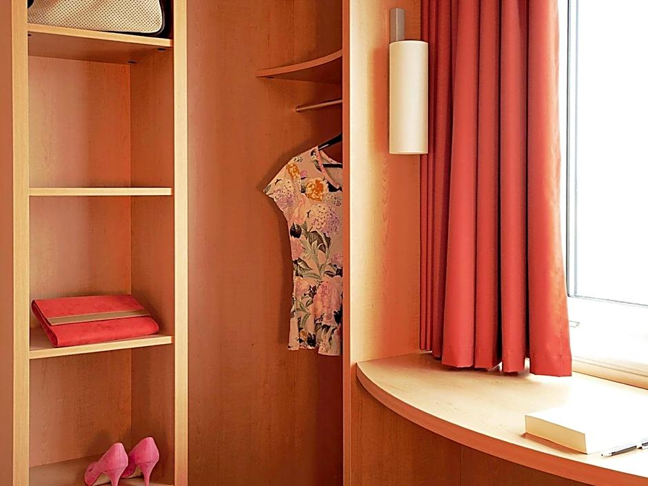 ibis Paris Pont de Suresnes