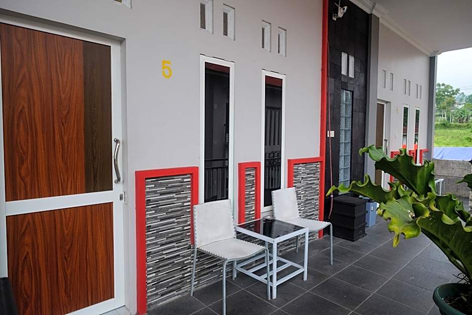 RedDoorz at Jalan Dieng 3