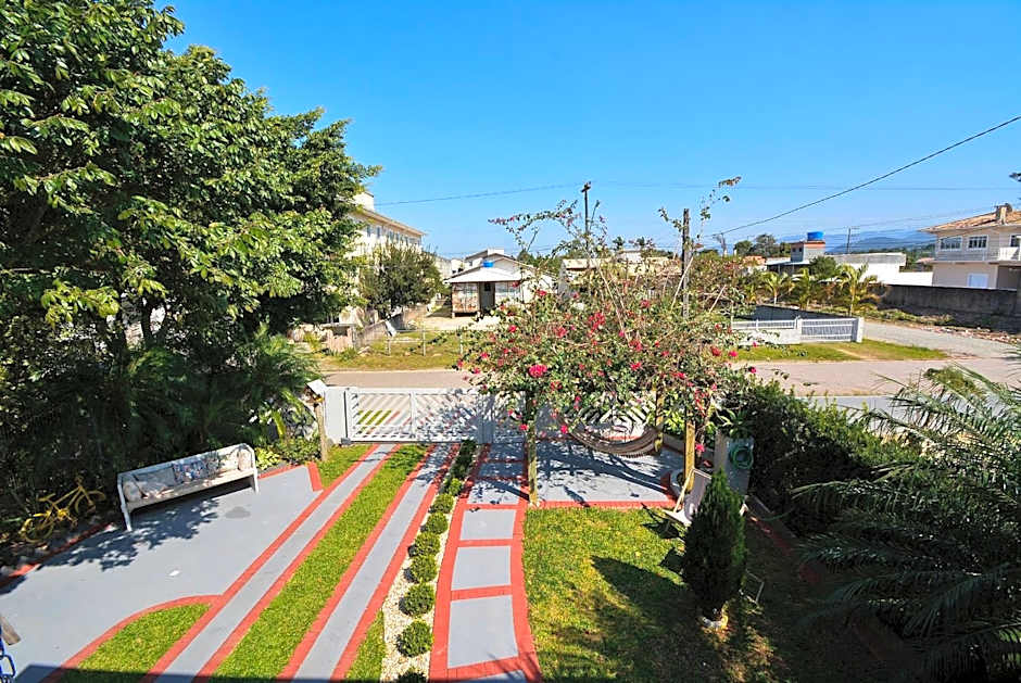 Ampla Casa com Piscina Ponta do Papagaio - PLH005