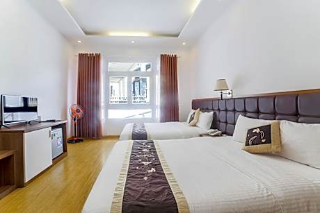 Economy Family Room with Shower