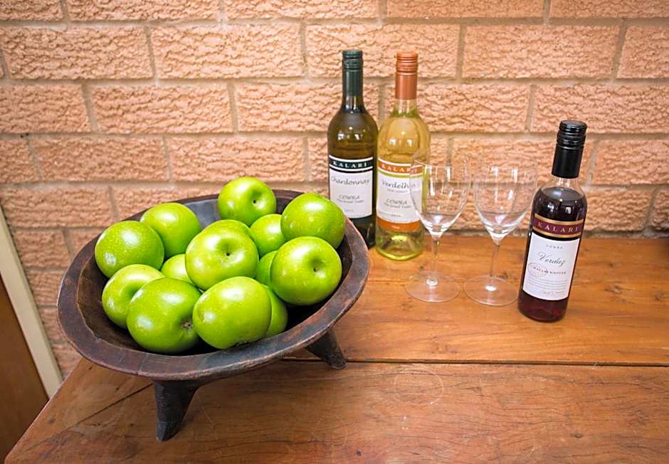 Golden Chain Aalana Motor Inn