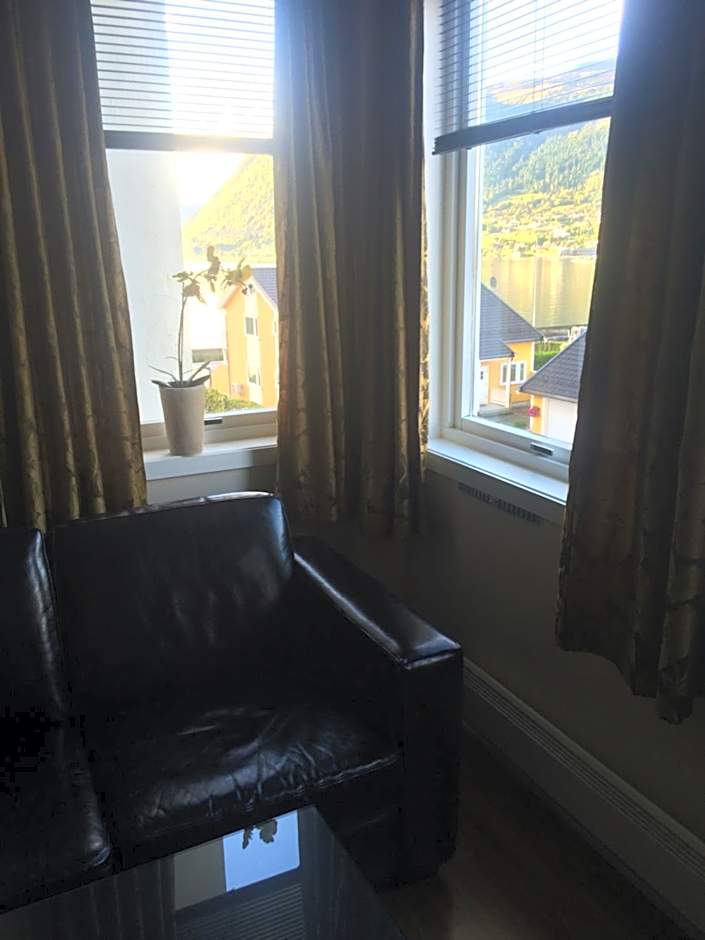 Nordfjord Hotell - Bryggen