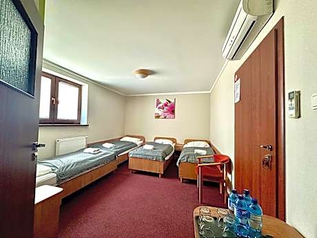 Quadruple Room with Shower