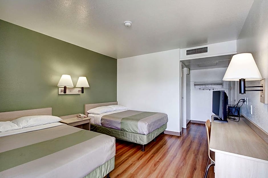 Econo Lodge Midvale