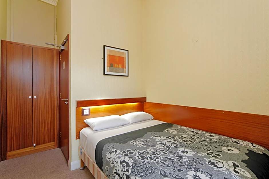 London Visitors Hotel