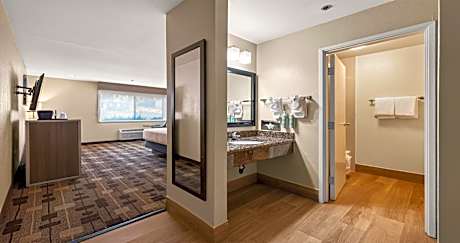 Queen Room