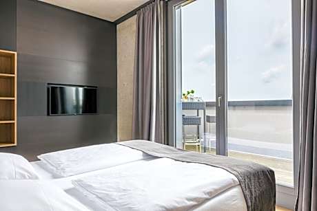 Penthouse  (One Bedroom Apartment)